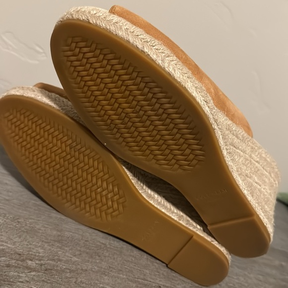 NWOT Cole Haan peek a boo toe tan suede wedges. Size 9 m - Picture 5 of 7